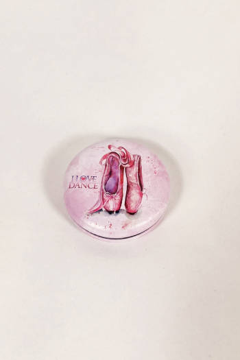 Pocket mirror with pink pointe shoes