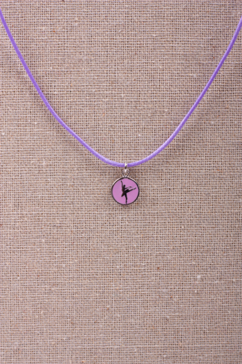 Collier cordon pendentif rond rose danseuse