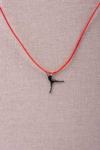 Collier cordon pendentif danseuse arabesque