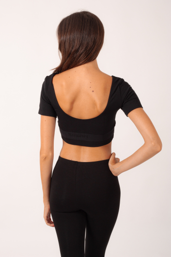 Temps Danse Goyave black short-sleeved crop top
