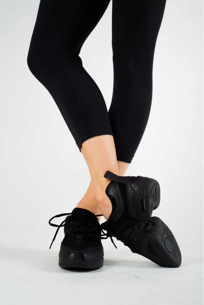dance sneakers black