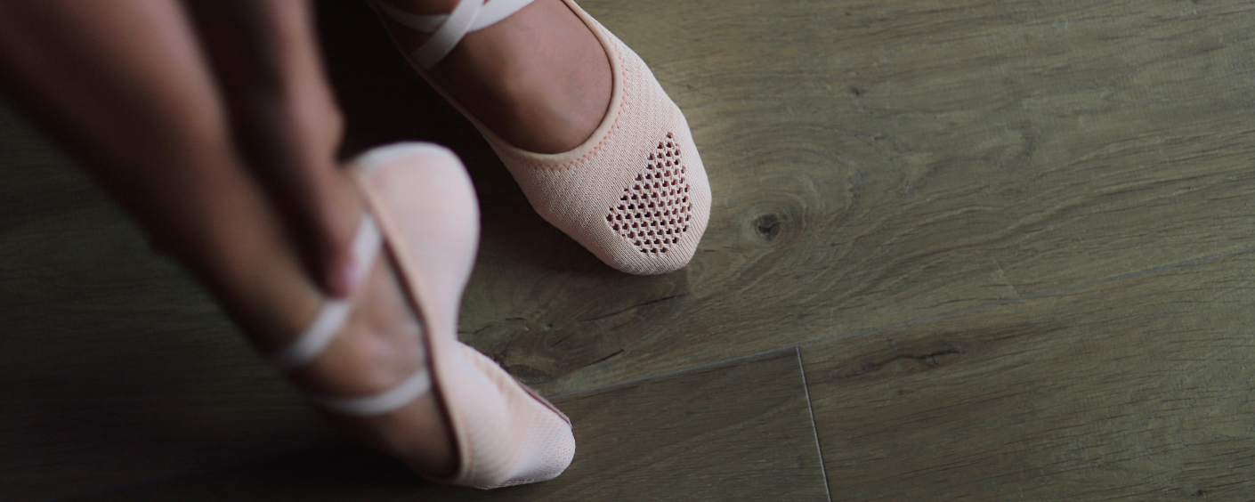Chausson de danse en toile ou en cuir : lequel choisir ?